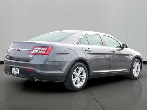 Magnetic 2018 Ford Taurus SEL