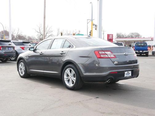 Magnetic 2018 Ford Taurus SEL