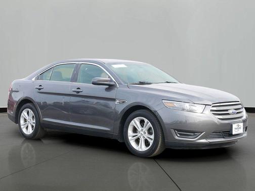 Magnetic 2018 Ford Taurus SEL