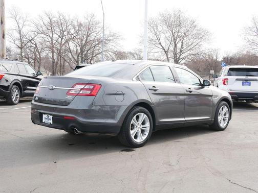 Magnetic 2018 Ford Taurus SEL