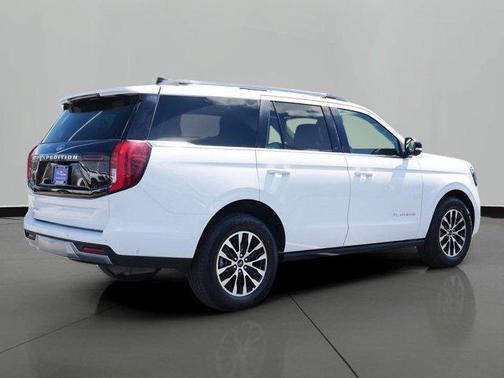 Oxford White 2025 Ford Expedition Platinum