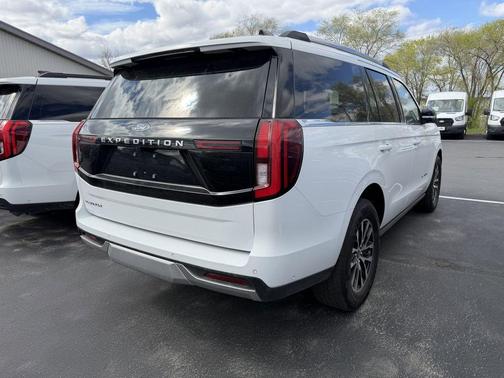 Oxford White 2025 Ford Expedition Platinum
