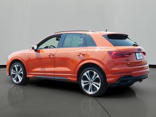 2022 Audi Q3 45 S line Premium