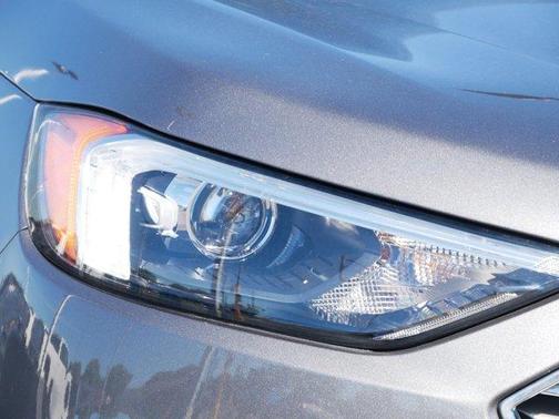Gray Metallic 2022 Ford Edge SEL