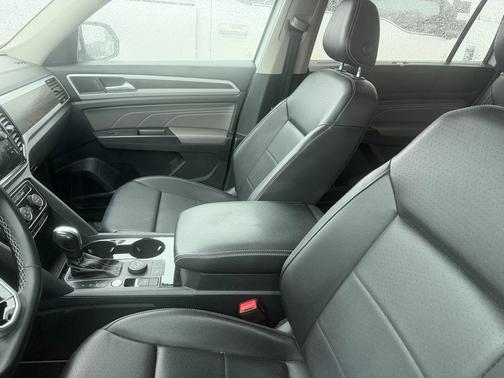 2022 Volkswagen Atlas 3.6L SE w/Technology