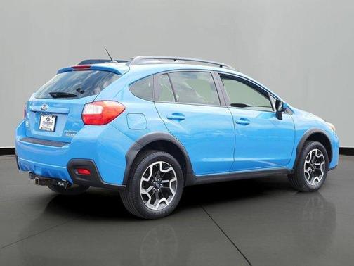 Hyper Blue 2017 Subaru Crosstrek 2.0i Premium