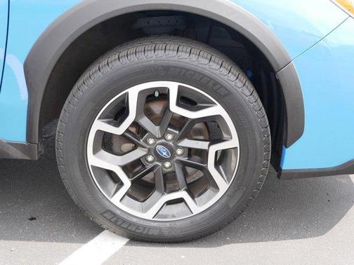 Hyper Blue 2017 Subaru Crosstrek 2.0i Premium