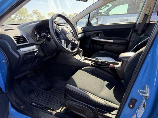 Hyper Blue 2017 Subaru Crosstrek 2.0i Premium