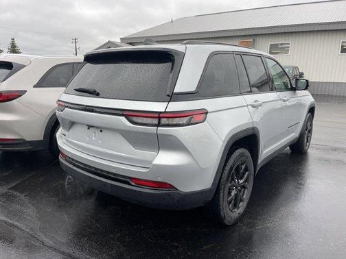 2024 Jeep Grand Cherokee Laredo