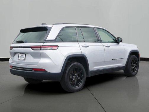2024 Jeep Grand Cherokee Laredo