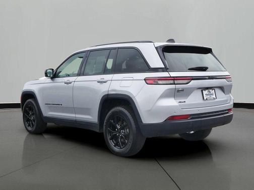 2024 Jeep Grand Cherokee Laredo