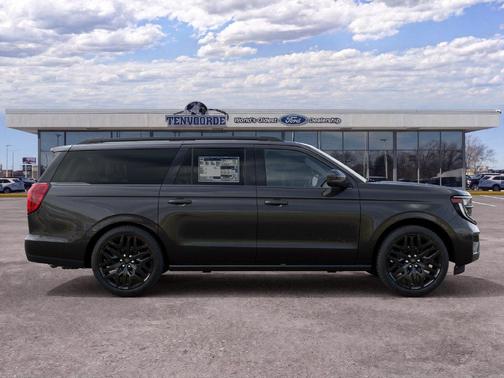 Dark Matter Gray Metallic 2027 Ford Expedition Max Platinum