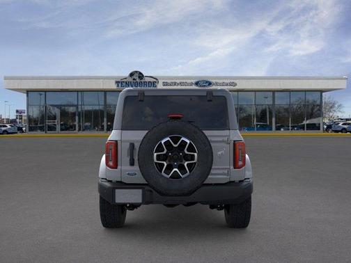 Avalanche Gray 2026 Ford Bronco Outer Banks