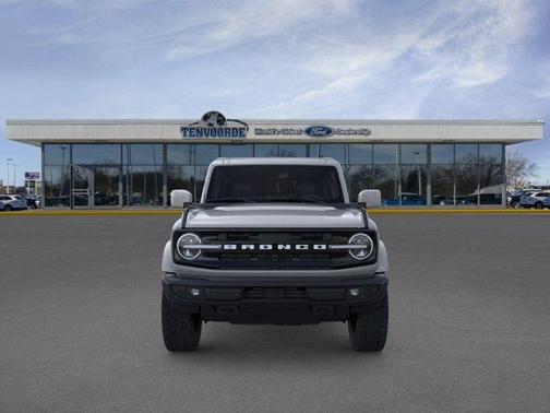 Avalanche Gray 2026 Ford Bronco Outer Banks