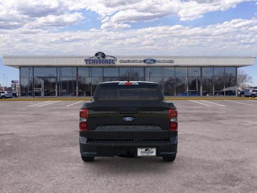 Shadow Black 2026 Ford Maverick Lobo Standard