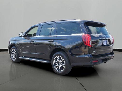 Black Metallic 2025 Ford Expedition Active