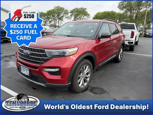 Rapid Red Metallic Tinted Clearcoat 2022 Ford Explorer XLT