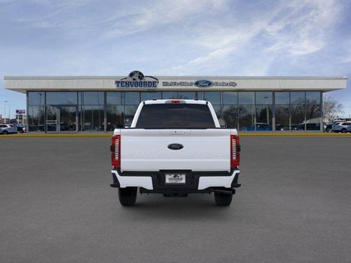 Star White 2026 Ford F-350 Lariat Super Duty