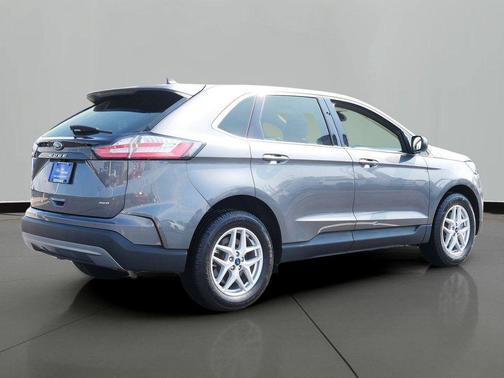 Gray Metallic 2022 Ford Edge SEL