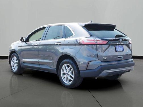 Gray Metallic 2022 Ford Edge SEL