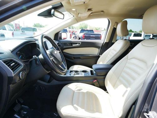 Gray Metallic 2022 Ford Edge SEL