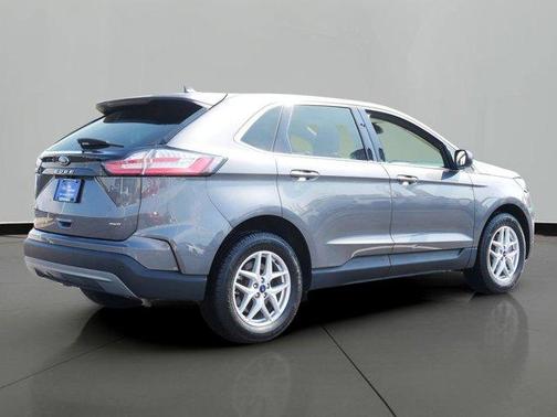 Gray Metallic 2022 Ford Edge SEL