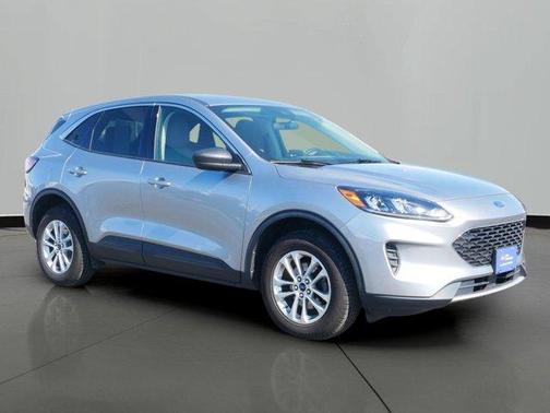 Iconic Silver Metallic 2022 Ford Escape SE