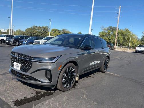 Dark Gray Metallic 2026 Lincoln Nautilus Black Label