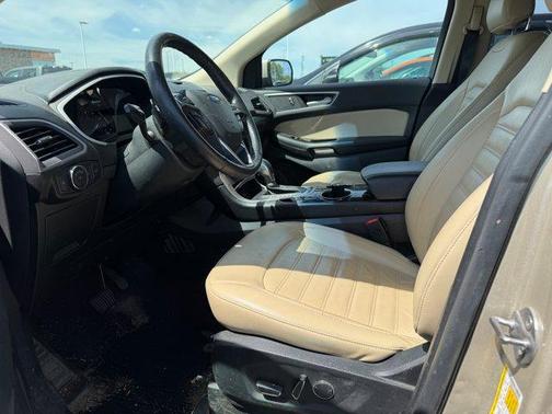 White Gold Metallic 2018 Ford Edge SEL