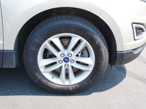 White Gold Metallic 2018 Ford Edge SEL