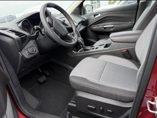 Red 2018 Ford Escape SE
