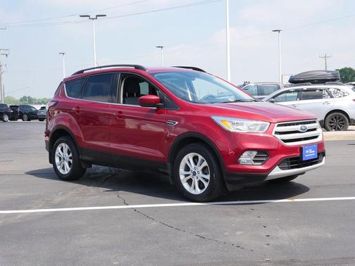 Red 2018 Ford Escape SE