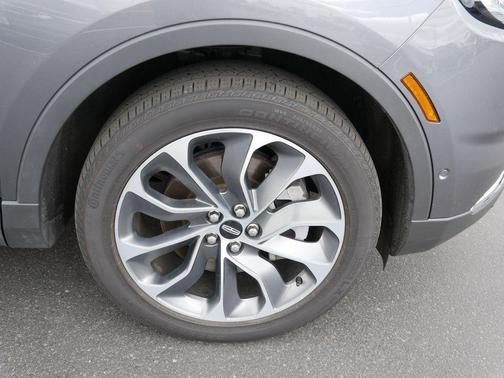 Gray Metallic 2023 Lincoln Nautilus Reserve