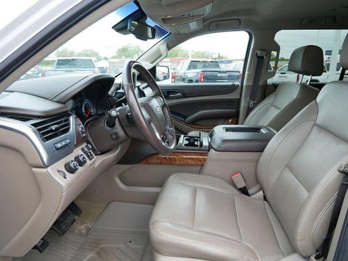 Iridescent Pearl Tricoat 2018 Chevrolet Suburban Premier
