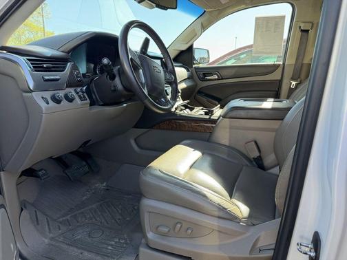 Iridescent Pearl Tricoat 2018 Chevrolet Suburban Premier