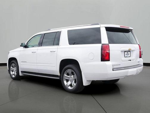 Iridescent Pearl Tricoat 2018 Chevrolet Suburban Premier