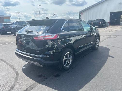 Black Metallic 2023 Ford Edge SEL