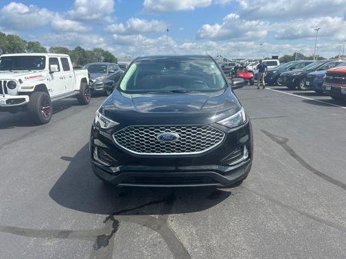 Black Metallic 2023 Ford Edge SEL