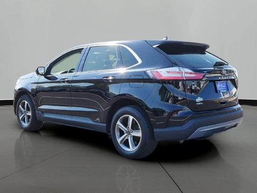 Black Metallic 2023 Ford Edge SEL
