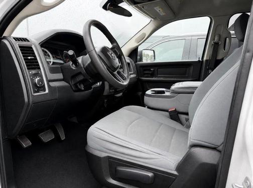 Bright White Clearcoat 2019 RAM 1500 Classic Express