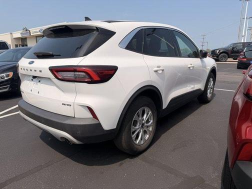 Oxford White 2023 Ford Escape Active