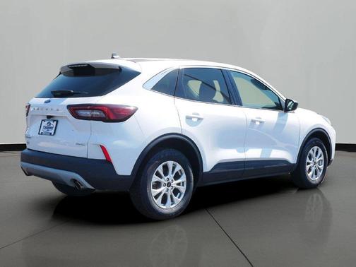 Oxford White 2023 Ford Escape Active
