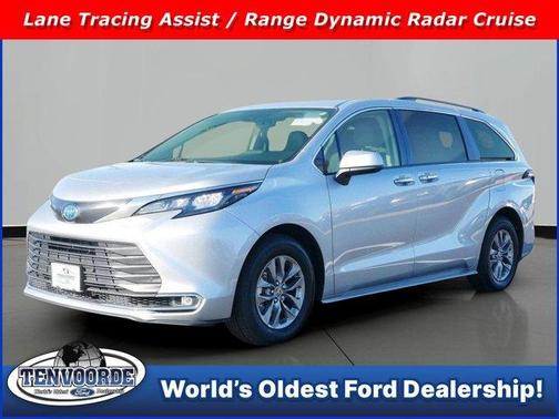 2024 Toyota Sienna XLE