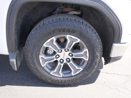 Summit White 2023 GMC Sierra 1500 SLE