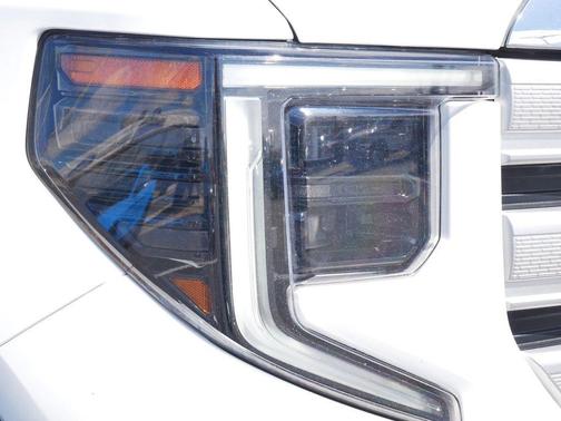 Summit White 2023 GMC Sierra 1500 SLE