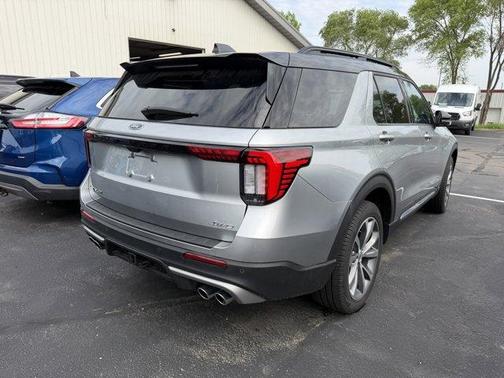 Iconic Silver Metallic 2025 Ford Explorer Platinum