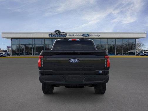 2025 Ford F-150 Lightning Flash