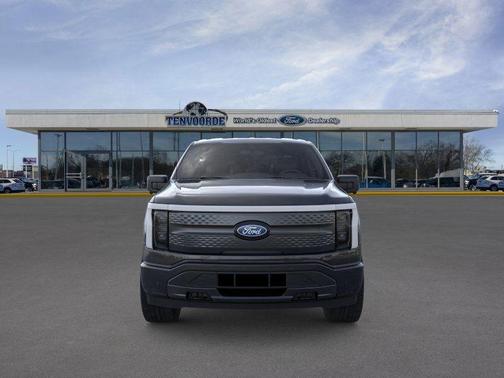 2025 Ford F-150 Lightning Flash