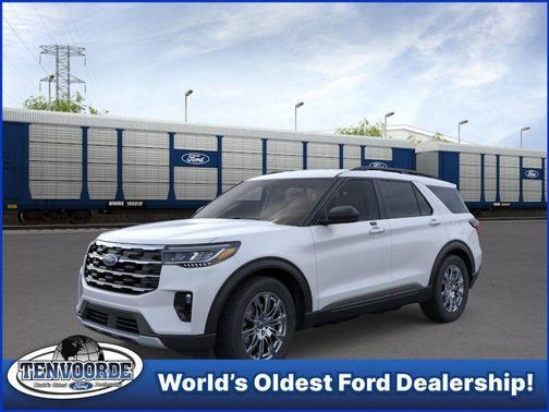 Space White Metallic 2026 Ford Explorer Active