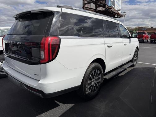 Oxford White 2025 Ford Expedition Max Platinum